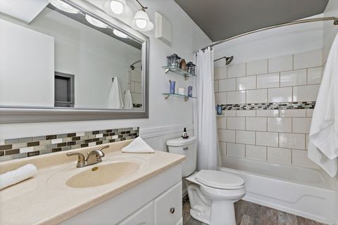 Tiny photo for 712 Tipperary Court #2B, Schaumburg, IL 60193 (MLS # 12613028)