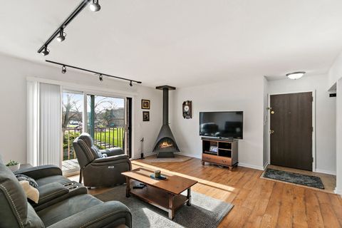 Tiny photo for 712 Tipperary Court #2B, Schaumburg, IL 60193 (MLS # 12613028)