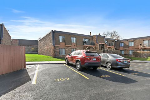Tiny photo for 712 Tipperary Court #2B, Schaumburg, IL 60193 (MLS # 12613028)