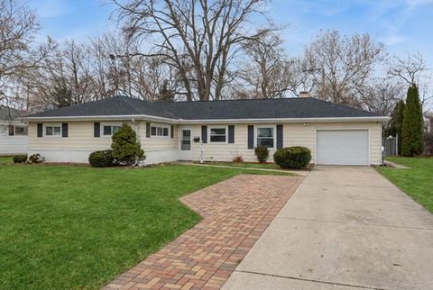 1902 N Washington Street Wheaton IL 60187