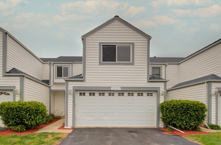 1716 Waters Edge Drive 1716