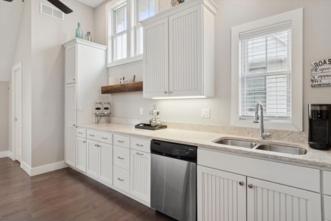 Tiny photo for 2 Pelican Landing, Ottawa, IL 61350 (MLS # 12548550)