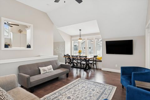 Tiny photo for 2 Pelican Landing, Ottawa, IL 61350 (MLS # 12548550)