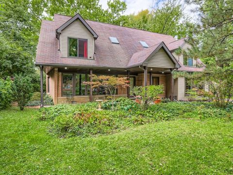 Photo of 1450 S Stewart Avenue, Lombard, IL 60148 (MLS # 12446617)