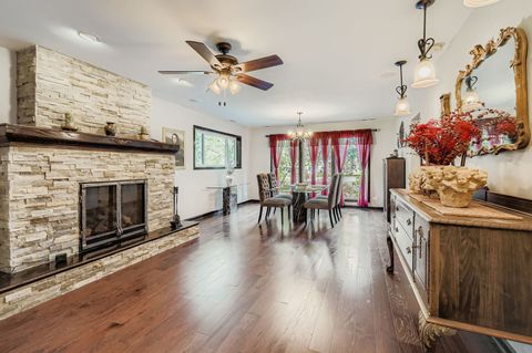 Tiny photo for 1450 S Stewart Avenue, Lombard, IL 60148 (MLS # 12446617)