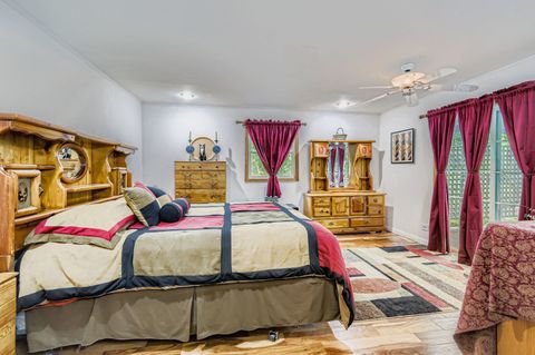 Tiny photo for 1450 S Stewart Avenue, Lombard, IL 60148 (MLS # 12446617)
