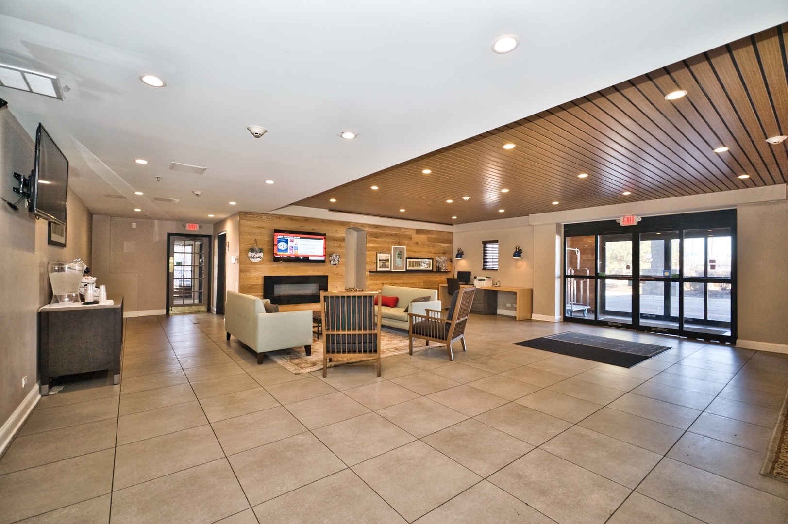 2280 N Barrington Road