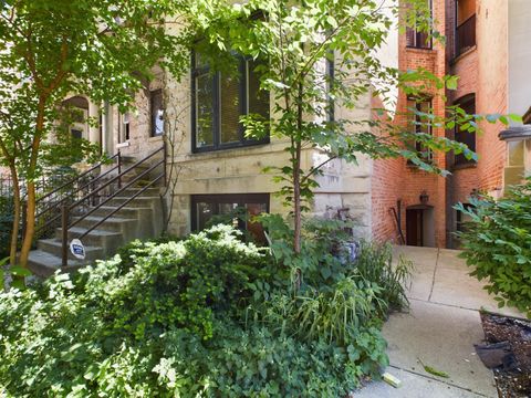 4837 S Forrestville Avenue G Chicago IL 60615