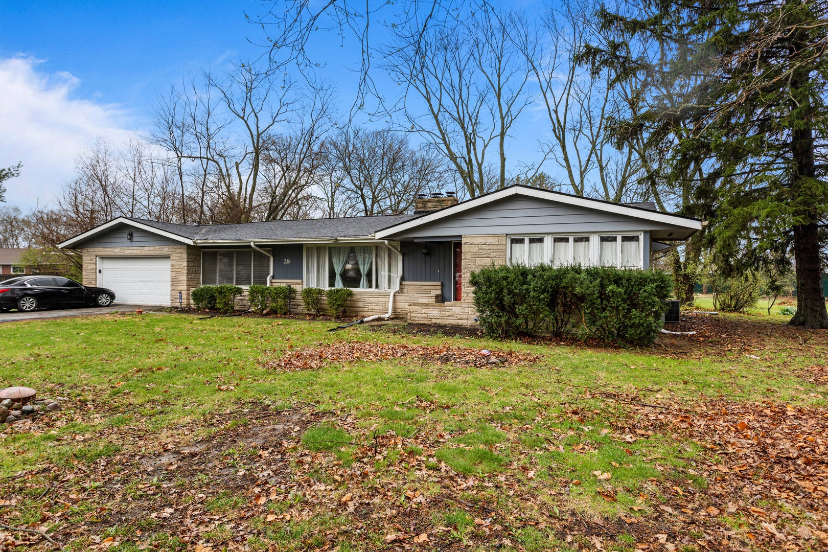 28 Lange Avenue