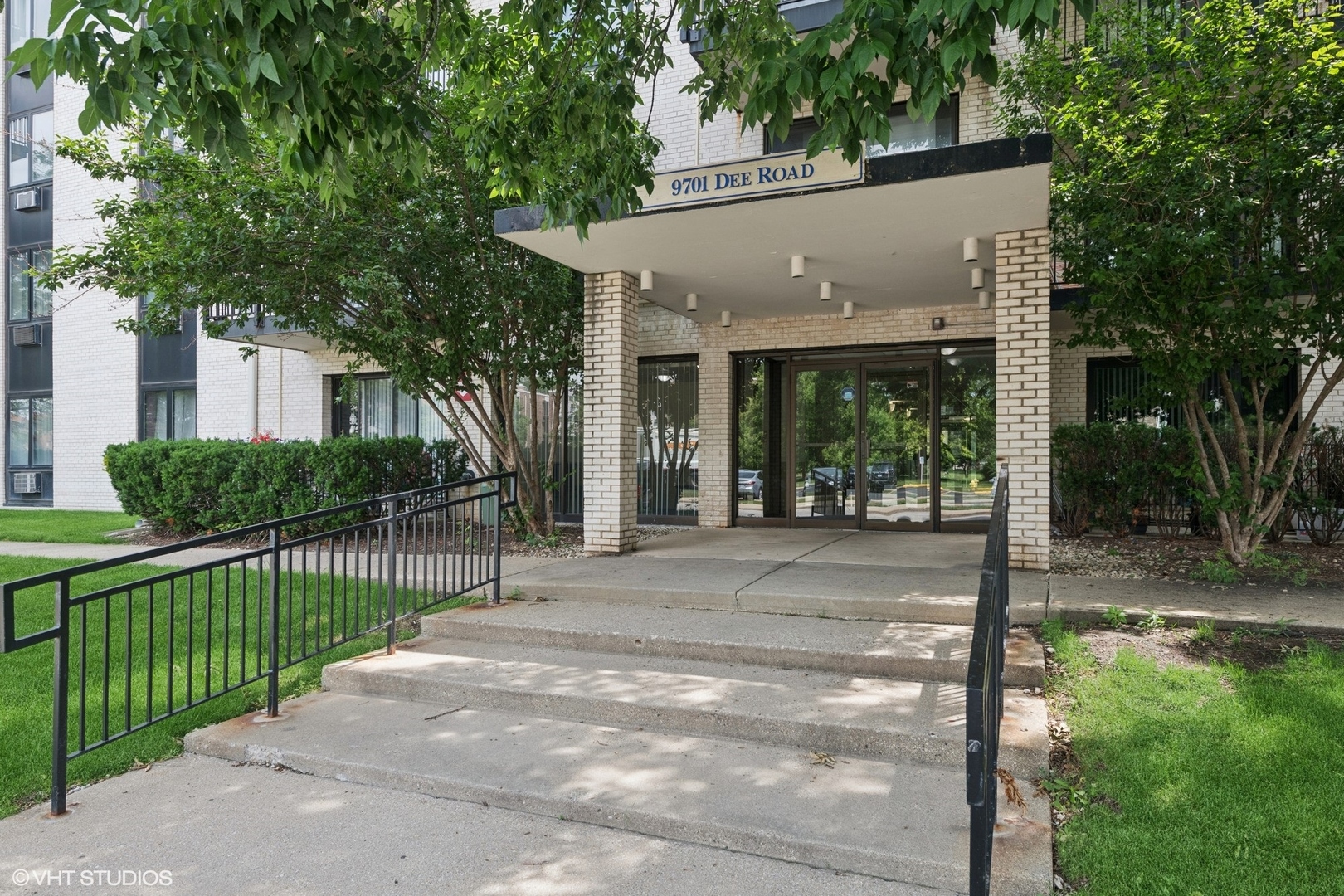 9701 N Dee Road 2I