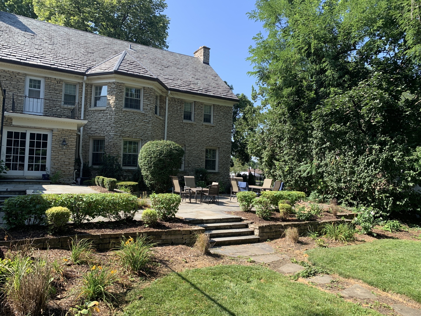 1003 Western Avenue