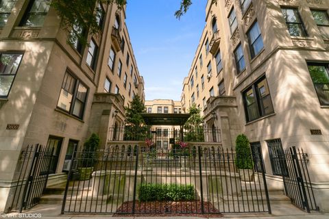 3606 N Pine Grove Avenue 2L Chicago IL 60613