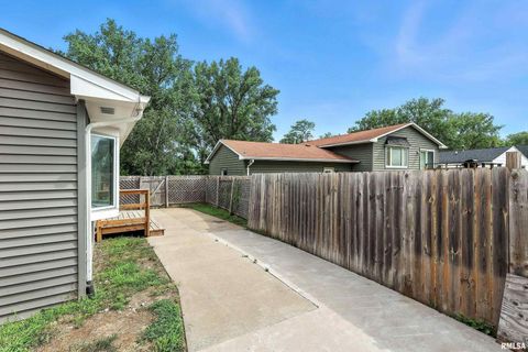 Tiny photo for 3205 N PINE Street, Davenport, IA 52806 (MLS # QC4266784)