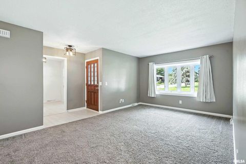 Tiny photo for 3205 N PINE Street, Davenport, IA 52806 (MLS # QC4266784)