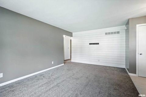 Tiny photo for 3205 N PINE Street, Davenport, IA 52806 (MLS # QC4266784)