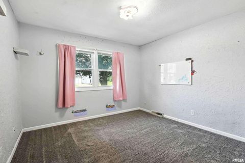 Tiny photo for 3205 N PINE Street, Davenport, IA 52806 (MLS # QC4266784)