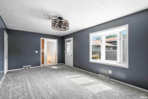 Tiny photo for 3205 N PINE Street, Davenport, IA 52806 (MLS # QC4266784)