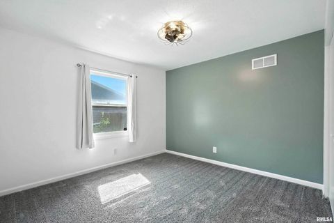 Tiny photo for 3205 N PINE Street, Davenport, IA 52806 (MLS # QC4266784)