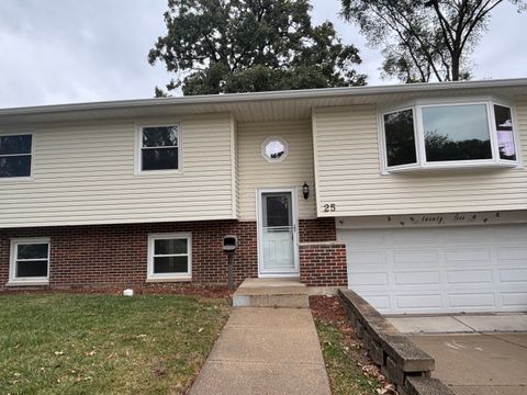 Photo of 25 Crestview Terrace, Buffalo Grove, IL 60089 (MLS # 12496548)
