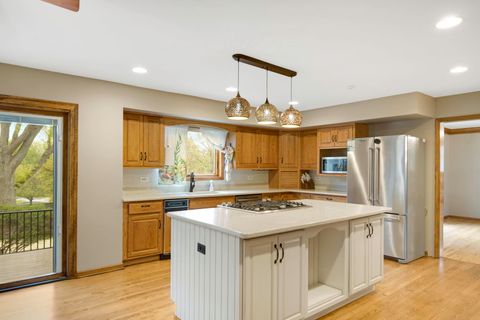 Tiny photo for 5N191 Fox Bluff Drive, St. Charles, IL 60175 (MLS # 12605628)