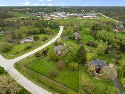 Tiny photo for 5N191 Fox Bluff Drive, St. Charles, IL 60175 (MLS # 12605628)