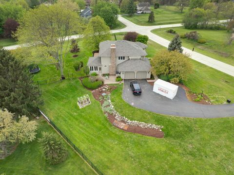 Tiny photo for 5N191 Fox Bluff Drive, St. Charles, IL 60175 (MLS # 12605628)