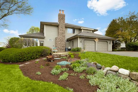 Tiny photo for 5N191 Fox Bluff Drive, St. Charles, IL 60175 (MLS # 12605628)