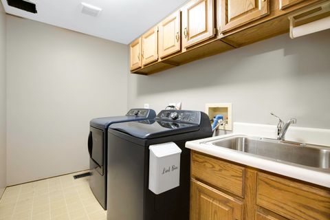 Tiny photo for 5N191 Fox Bluff Drive, St. Charles, IL 60175 (MLS # 12605628)