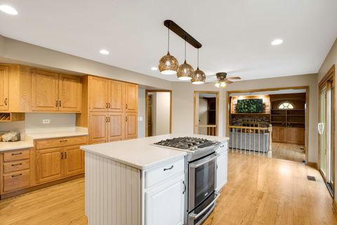 Tiny photo for 5N191 Fox Bluff Drive, St. Charles, IL 60175 (MLS # 12605628)