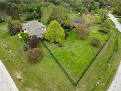 Tiny photo for 5N191 Fox Bluff Drive, St. Charles, IL 60175 (MLS # 12605628)