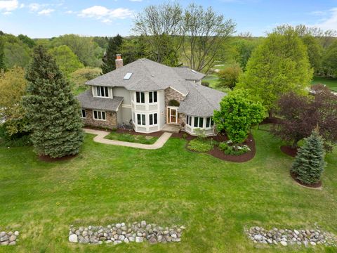 Tiny photo for 5N191 Fox Bluff Drive, St. Charles, IL 60175 (MLS # 12605628)