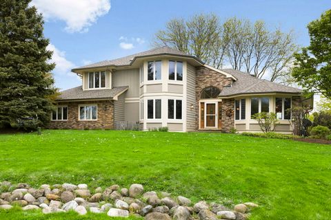 Photo of 5N191 Fox Bluff Drive, St. Charles, IL 60175 (MLS # 12605628)