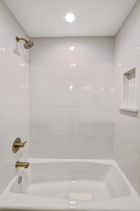 Tiny photo for 114 Harding Court, Glen Ellyn, IL 60137 (MLS # 12708972)