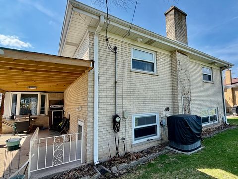 Tiny photo for 1895 Birch Street, Des Plaines, IL 60018 (MLS # 12605509)