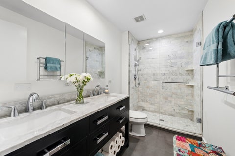 Tiny photo for 1889 Maple Avenue #E2, Evanston, IL 60201 (MLS # 12761449)