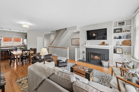 Tiny photo for 1889 Maple Avenue #E2, Evanston, IL 60201 (MLS # 12761449)