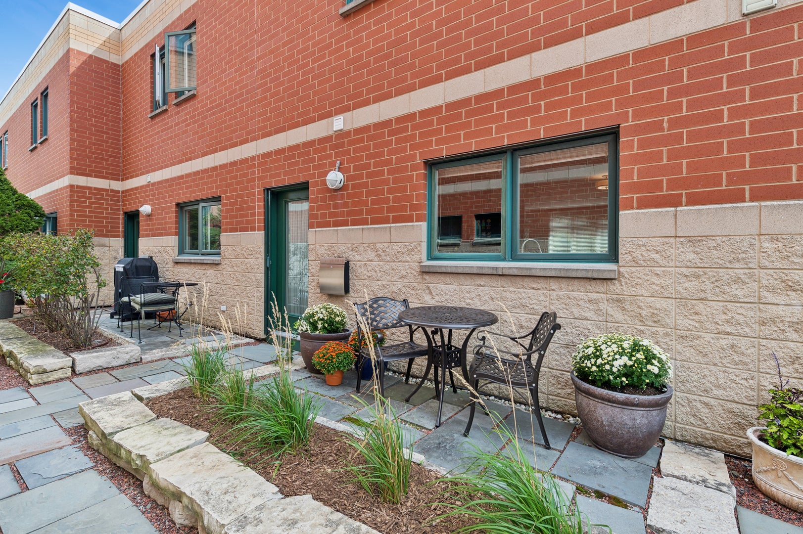 1889 Maple Avenue E2