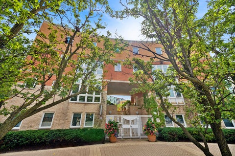 Photo of 1889 Maple Avenue #E2, Evanston, IL 60201 (MLS # 12761449)