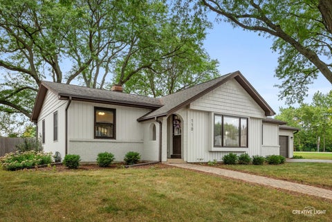 Photo of 110 N Cambridge Drive, Geneva, IL 60134 (MLS # 12741005)