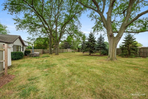 Tiny photo for 110 N Cambridge Drive, Geneva, IL 60134 (MLS # 12741005)