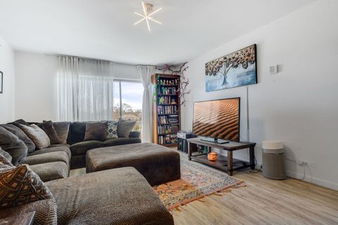 Tiny photo for 9820 S Pulaski Road #315, Oak Lawn, IL 60453 (MLS # 12605564)