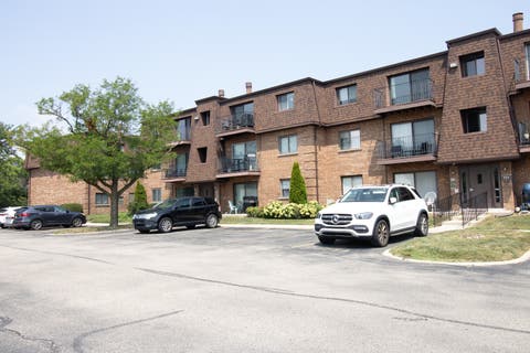 Photo of 608 Cobblestone Circle #F, Glenview, IL 60025 (MLS # 12716684)