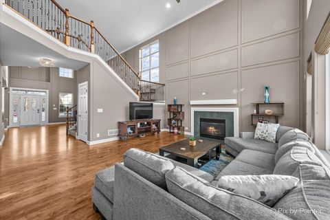 Tiny photo for 7 Birchwood Court, Lake In The Hills, IL 60156 (MLS # 12545048)