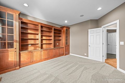 Tiny photo for 7 Birchwood Court, Lake In The Hills, IL 60156 (MLS # 12545048)