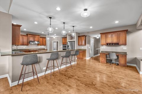 Tiny photo for 7 Birchwood Court, Lake In The Hills, IL 60156 (MLS # 12545048)