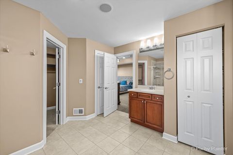 Tiny photo for 7 Birchwood Court, Lake In The Hills, IL 60156 (MLS # 12545048)