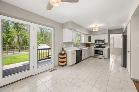 Tiny photo for 3347 Meadow Trail W, DeKalb, IL 60115 (MLS # 12632975)