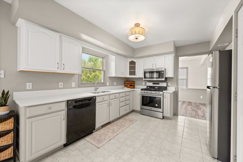 Tiny photo for 3347 Meadow Trail W, DeKalb, IL 60115 (MLS # 12632975)