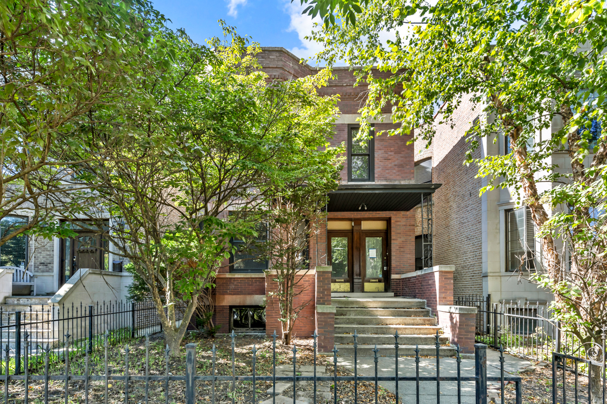 4906 N Winchester Avenue