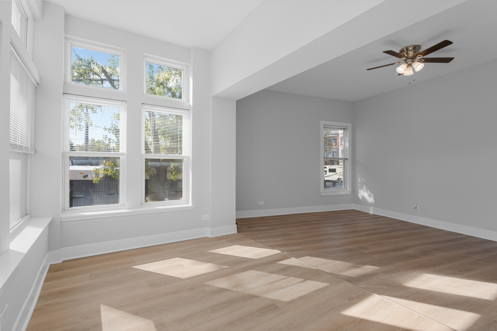 7600 N Sheridan Road 104